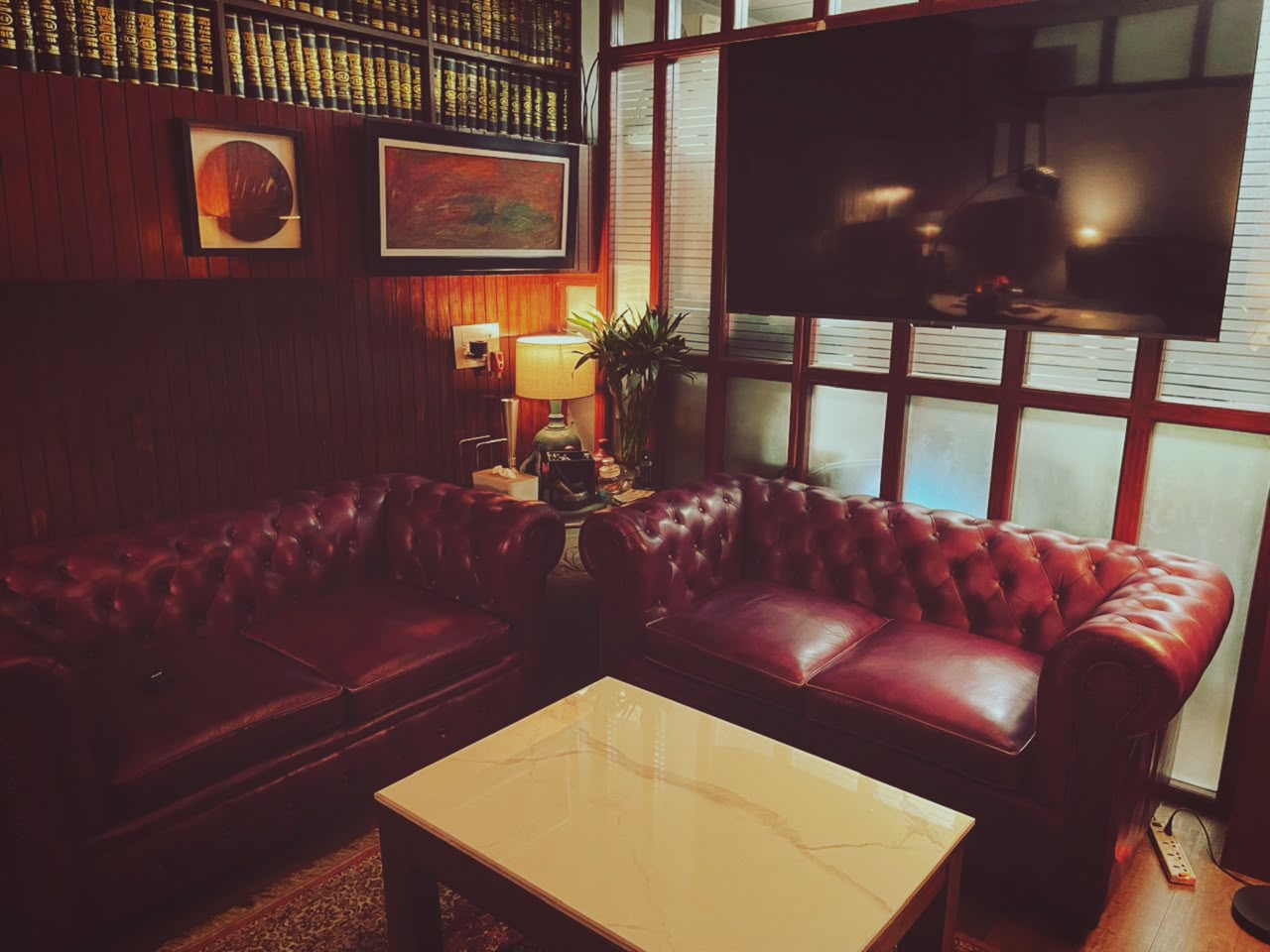 Client lounge and law library at DEMETERALI LEGAL